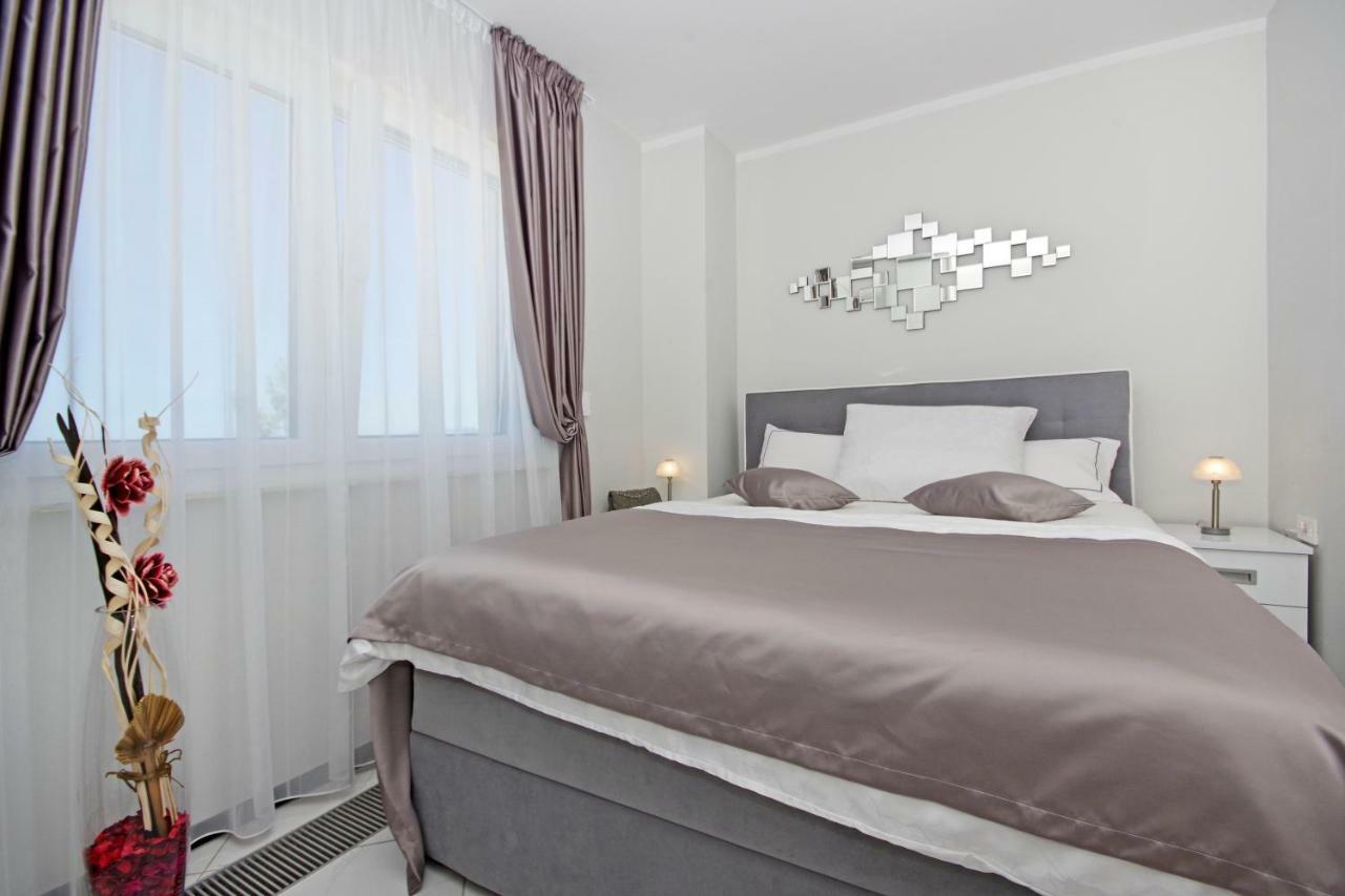 Villa Inis Makarska Exterior photo